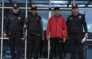 Edirne’de otomobil egzozu çaldıkları iddiasıyla 2 zanlı tutuklandı