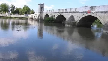 Kuraklık sebebiyle dibi gören Tunca Nehri’nin seviyesi yağışlarla 5 kat arttı