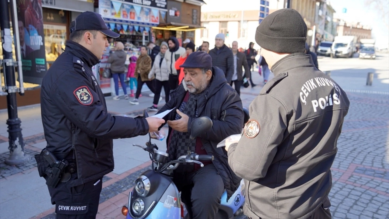 Edirne’de Saraçlar Caddesi’nde trafik denetimi yapıldı