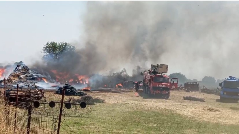 Edirne Uzunköprü’de Büyük Zarar: 500 Dönüm Arazi, Bağ Evi ve Binlerce Balya Yangında Yok Oldu